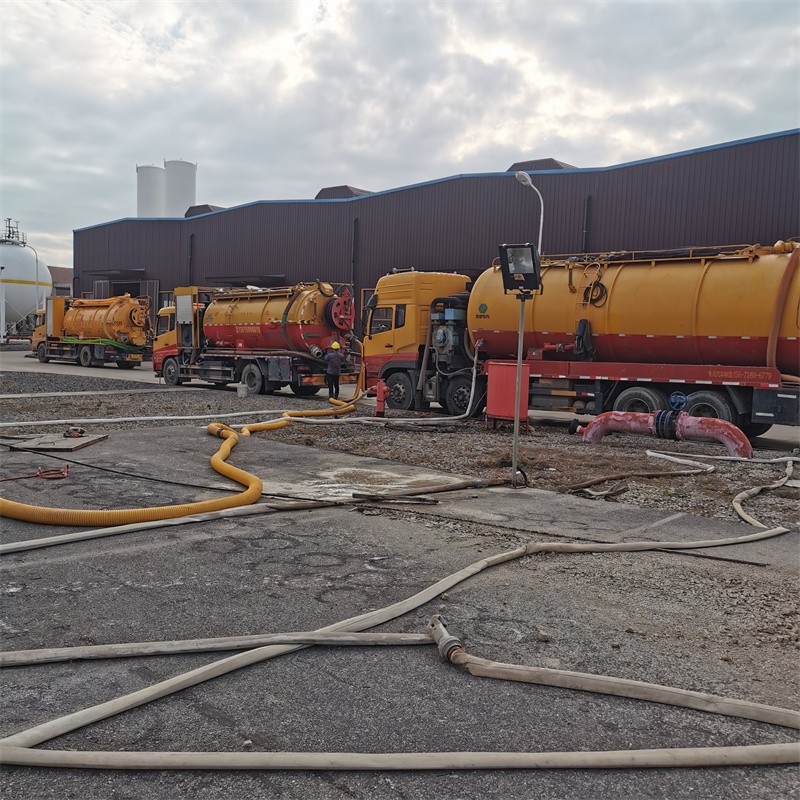 邛崃污水池清理